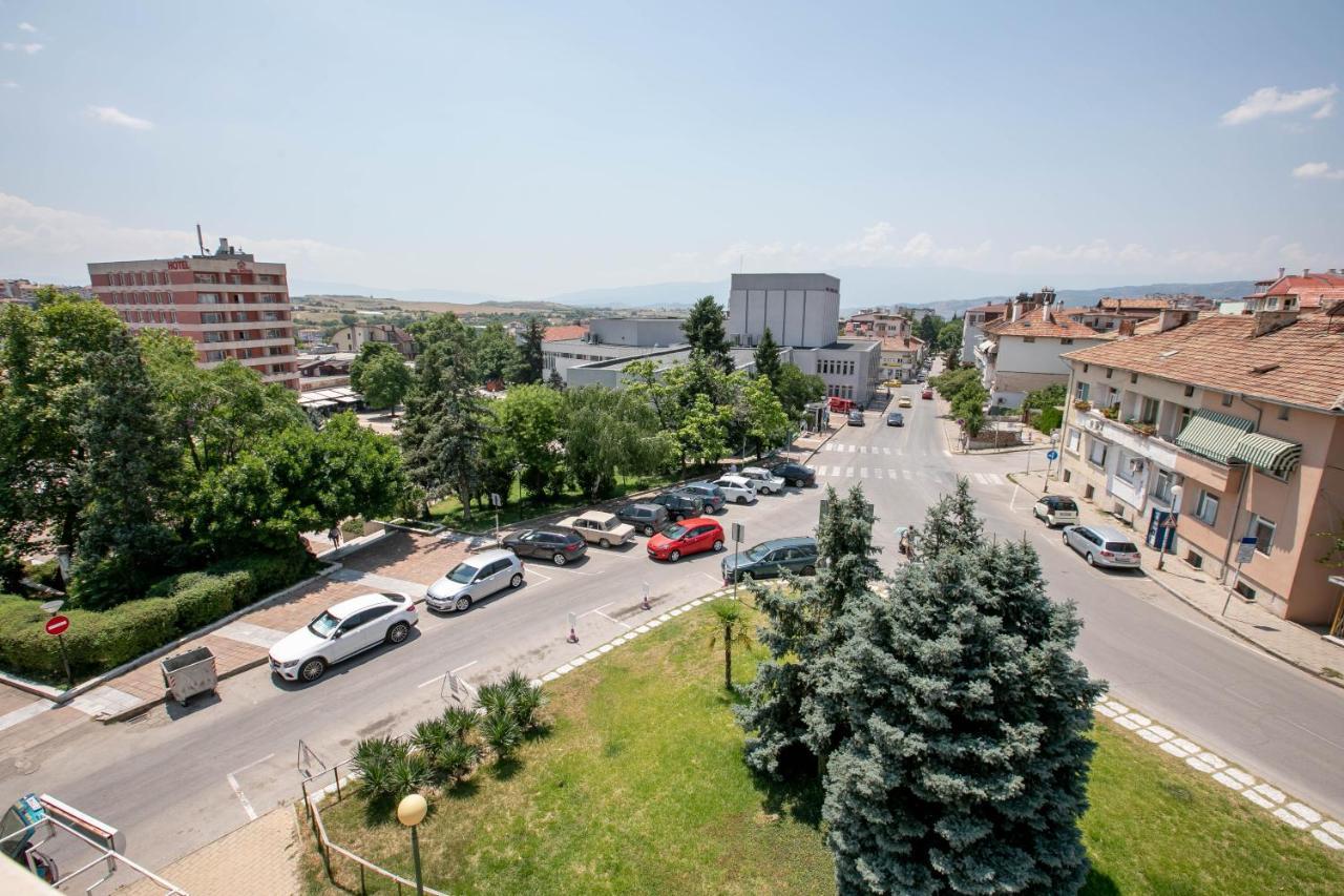 Family Hotel Ambrozia Sandanski Buitenkant foto